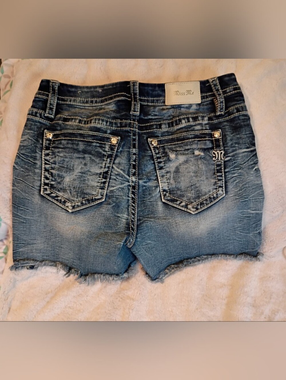 Miss me Ripped Distressed Blue Denim Jean Signature M High Rise Midi-Shorts - Picture 12 of 13